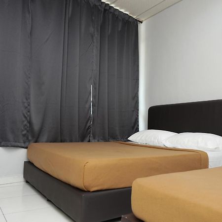Hotel Sixty Nine Johor Bahru Exterior foto
